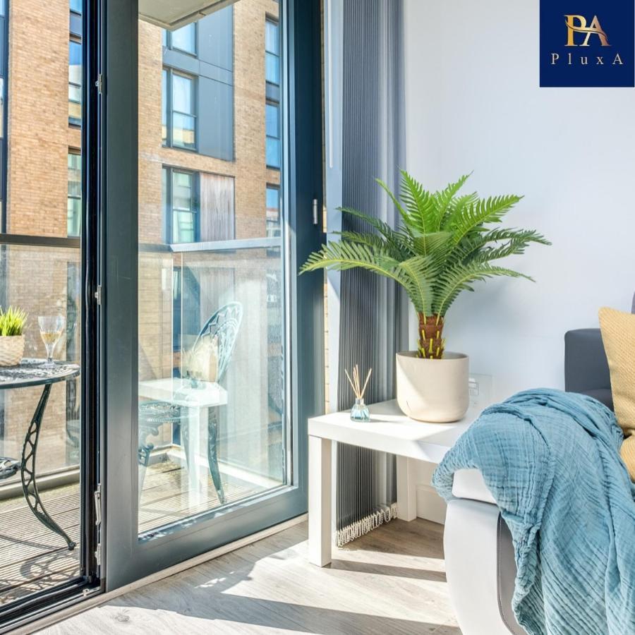 Pluxa Vivid Veranda Beautiful City Centre Apartment With Free Parking Birmingham Exteriér fotografie